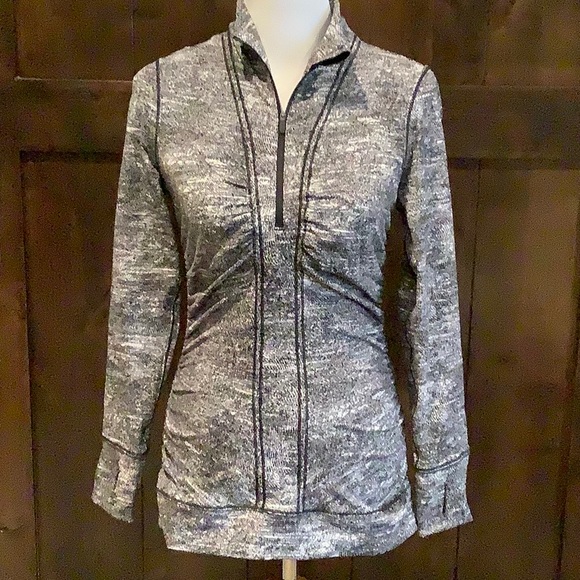 Lululemon 1/2 Zip Top - Picture 1 of 7